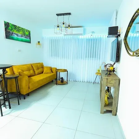 Ferienwohnung הטרקלין של שלמה. דירה יפה וחדשה 5 דקות נסיעה מהים Aschkelon Exterior foto