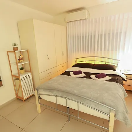 Ferienwohnung הטרקלין של שלמה. דירה יפה וחדשה 5 דקות נסיעה מהים Aschkelon Exterior foto