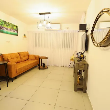 Ferienwohnung הטרקלין של שלמה. דירה יפה וחדשה 5 דקות נסיעה מהים Aschkelon Exterior foto