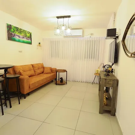 Ferienwohnung הטרקלין של שלמה. דירה יפה וחדשה 5 דקות נסיעה מהים Aschkelon Exterior foto