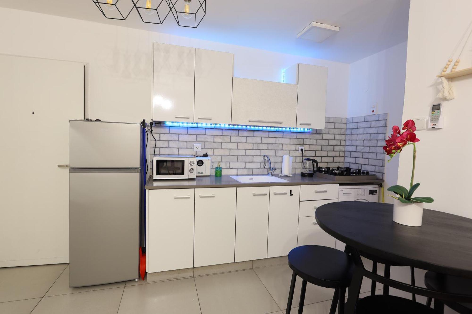 Apartment הטרקלין של שלמה. דירה יפה וחדשה 5 דקות נסיעה מהים Aschkelon